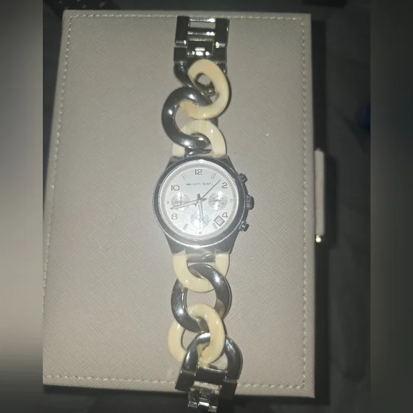 Michael Kors Silver and Cream Watch Michael Kors Men main image 3
